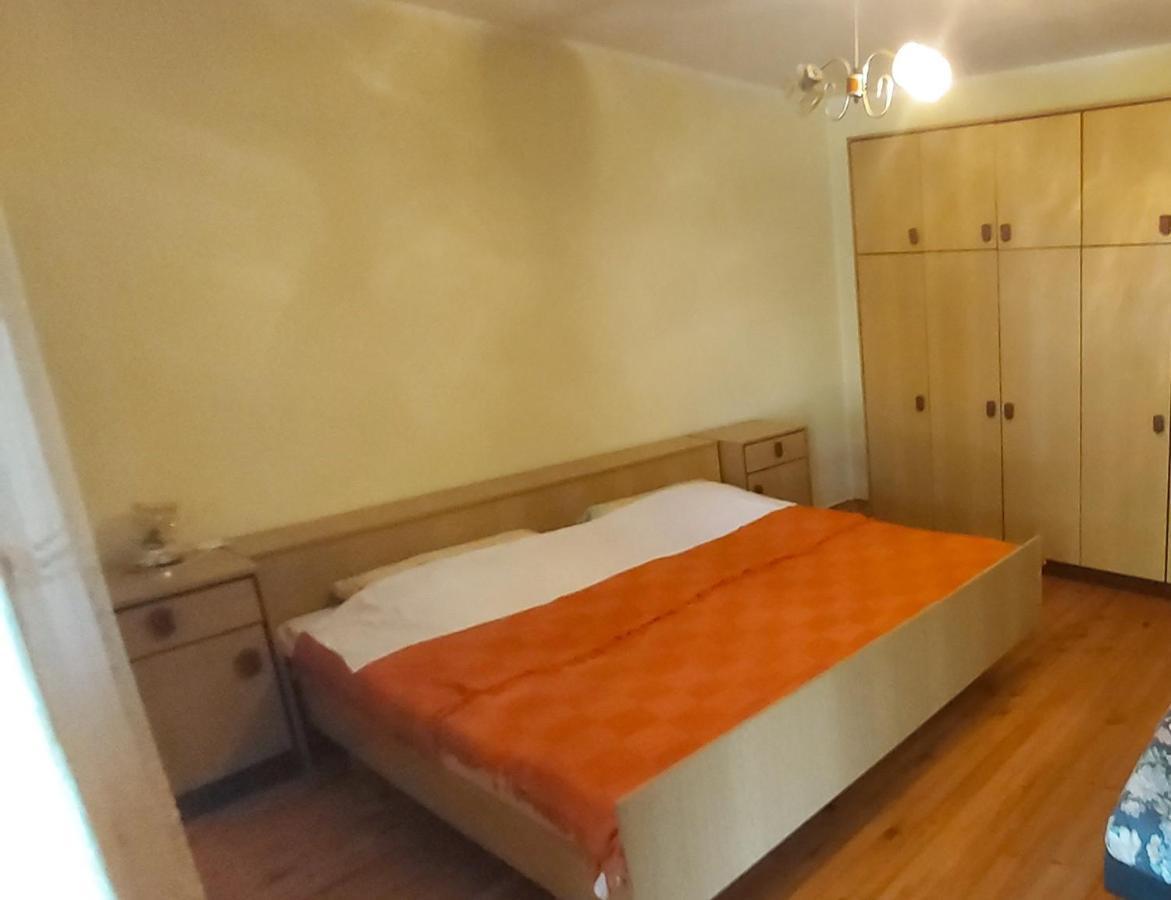 Apartmani Ana Karlobag Exterior foto